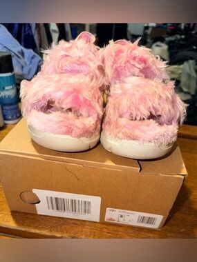 Women’s UGG Fluff Sugar Sandals SlingBack Size 8